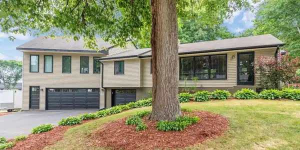 5001 Woodridge