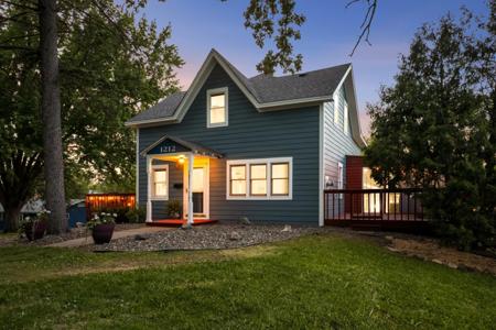 1212 Olive Street W