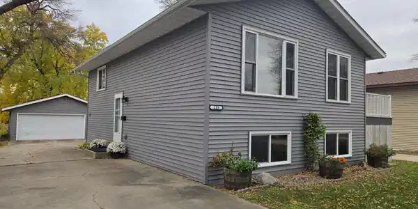 215 Manila Street NE