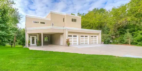 4685 Tonkaview Lane