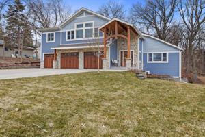 3313 Lake Johanna