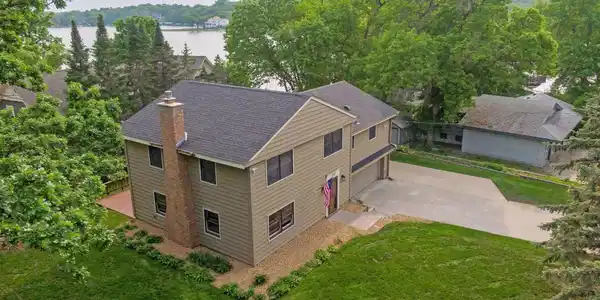 4205 Forest Lake