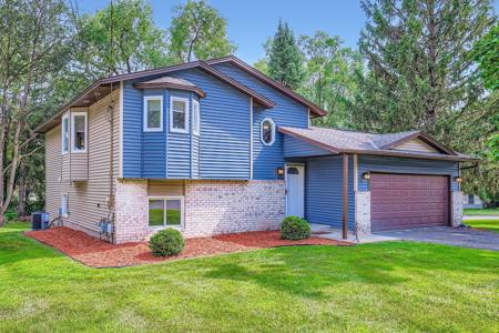 687 Independence Avenue N