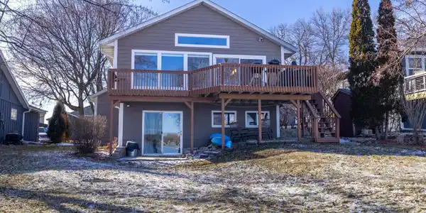 7175 Highway 71 NE