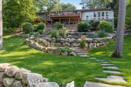 11590 Birchcrest