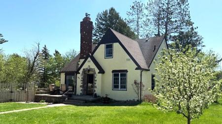 401 Cleveland Boulevard W