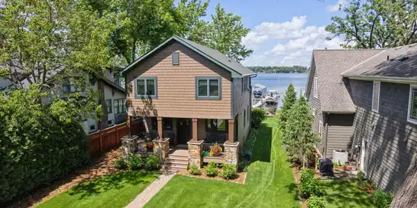2256 Shadywood Road