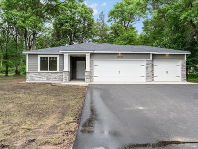 13904 Emily Circle