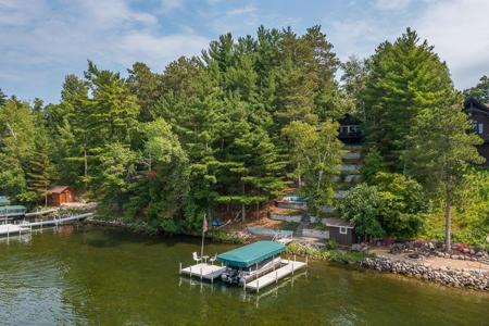 8489 Birchwood Hills