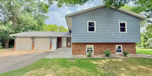 219 Lakeview Drive