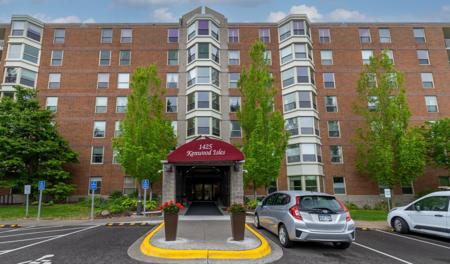 1425 W 28th Street