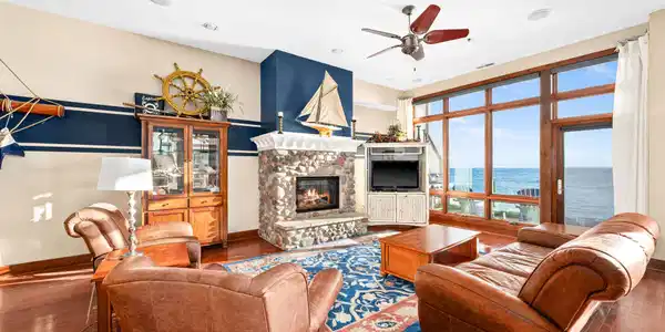 1412 #4-101 (Nautical) Burlington Road
