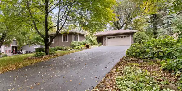 3269 Sycamore SW