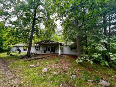 3988 Butternut NW