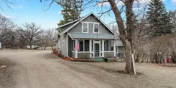 219 Main Street N
