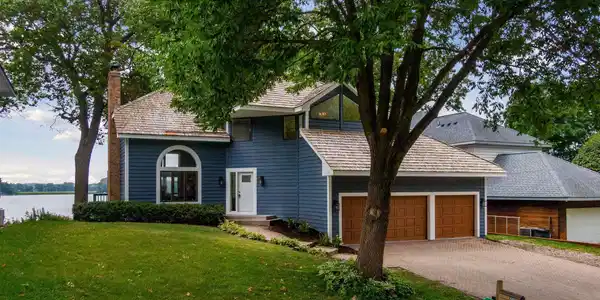 4823 Island View Drive