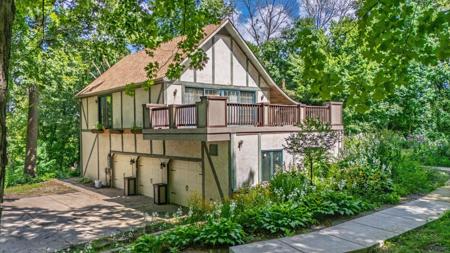 5420 Lake Sarah Heights Drive