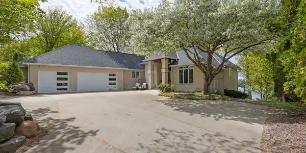 21150 Excelsior Boulevard