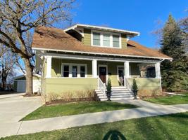 908 Albion Avenue