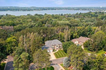11 Lake Bay