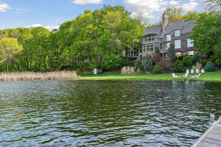 5885 Christmas Lake Road