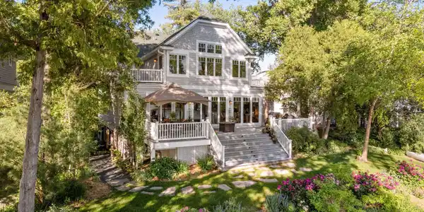 2612 Crosby