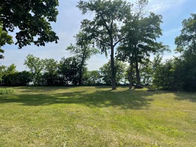 1450 Bracketts Point