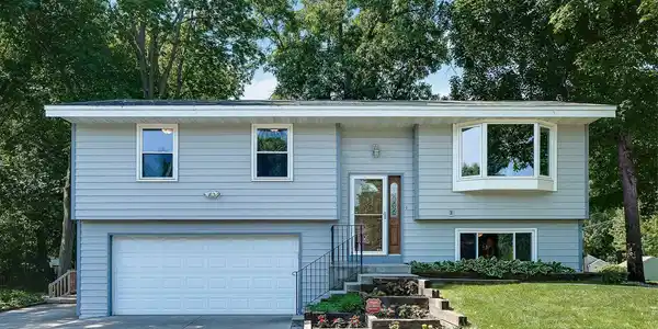 5079 Woodridge