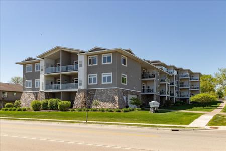 1215 N Lakeshore Drive
