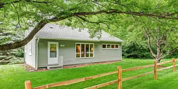 3348 Bayside Road