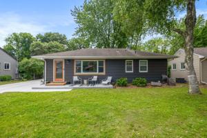 1061 2nd NW
