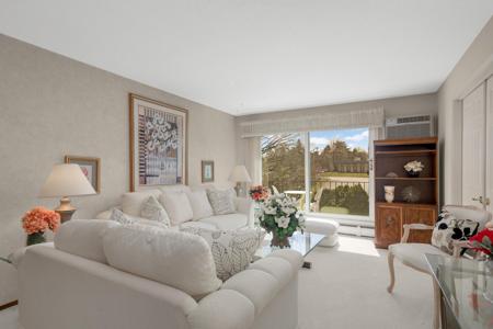 179 Little Canada Road E