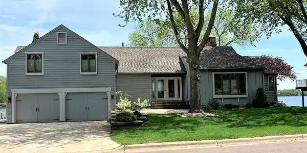 627 Shoreacres Drive