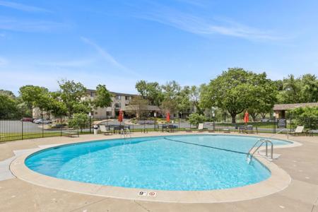 1304 W Medicine Lake Drive