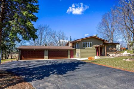 4591 Greenleaf