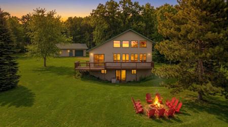 6425 Ponderosa Drive NW