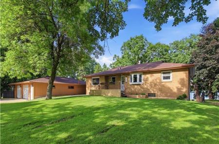 2121 Country Club Drive NE