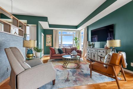 100 4th Avenue N