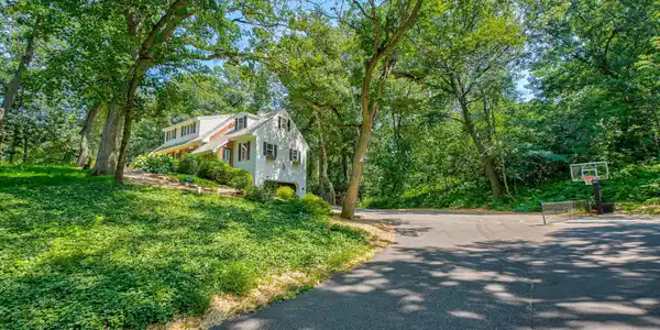 20 Spring Farm Lane