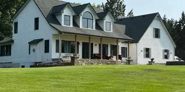 8650 285th NW