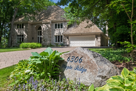 6306 Maple Ridge