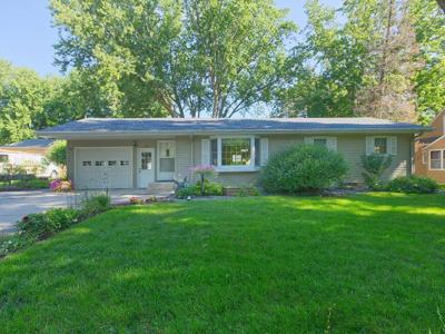 116 Fairlawn Avenue E