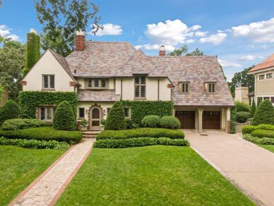 4232 Fremont Avenue S