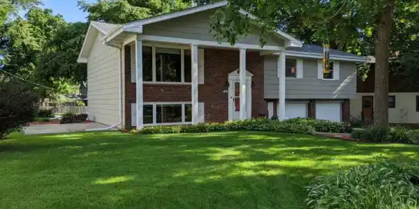 4 Five Oaks Lane