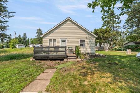 225 4th Street NE