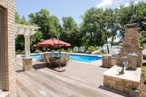 4067 Pine Point Road