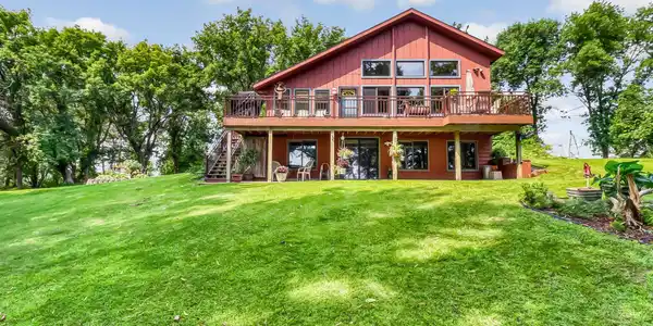42176 Engstrom Beach