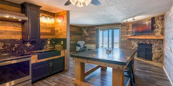 10490 US Highway 169