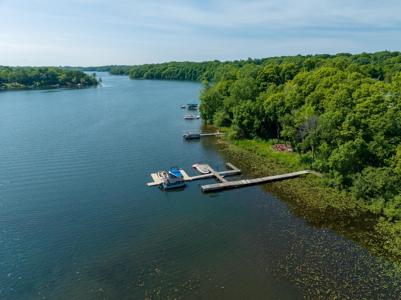 716 Lake Point