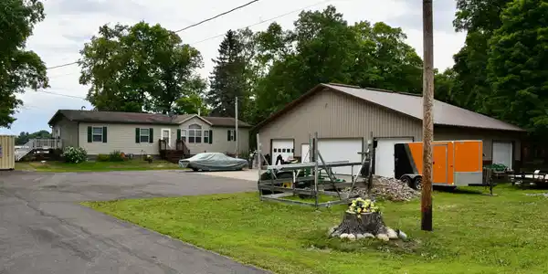 1485 Lake Shore